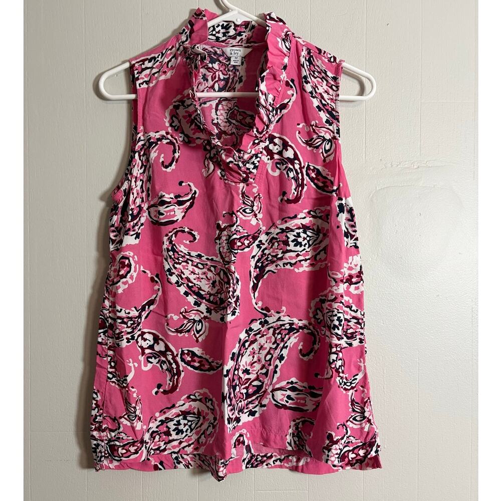 Crown & Ivy Medium‎ Pink Paisley Lightweight Ruffle Neck Sleeveless Top